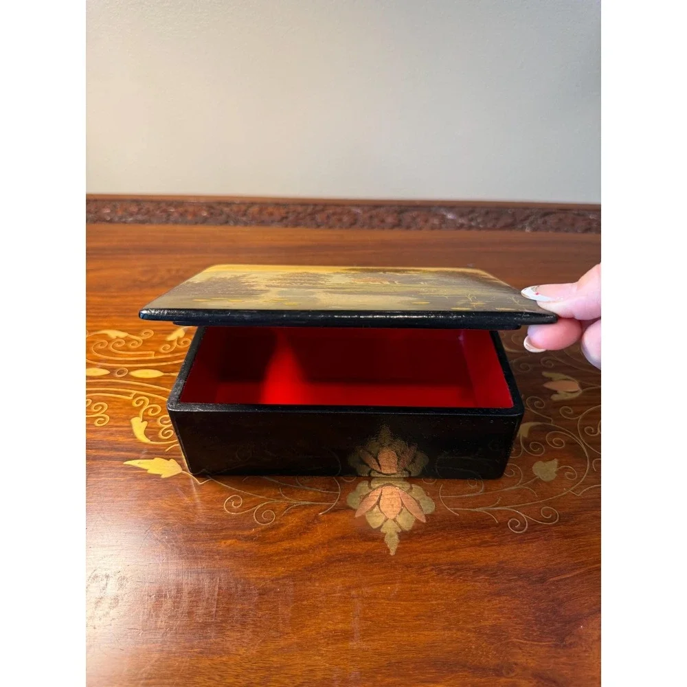 Vintage Lacquerware Box - Hand Painted Landscape‎ Trinket or Jewelry Box